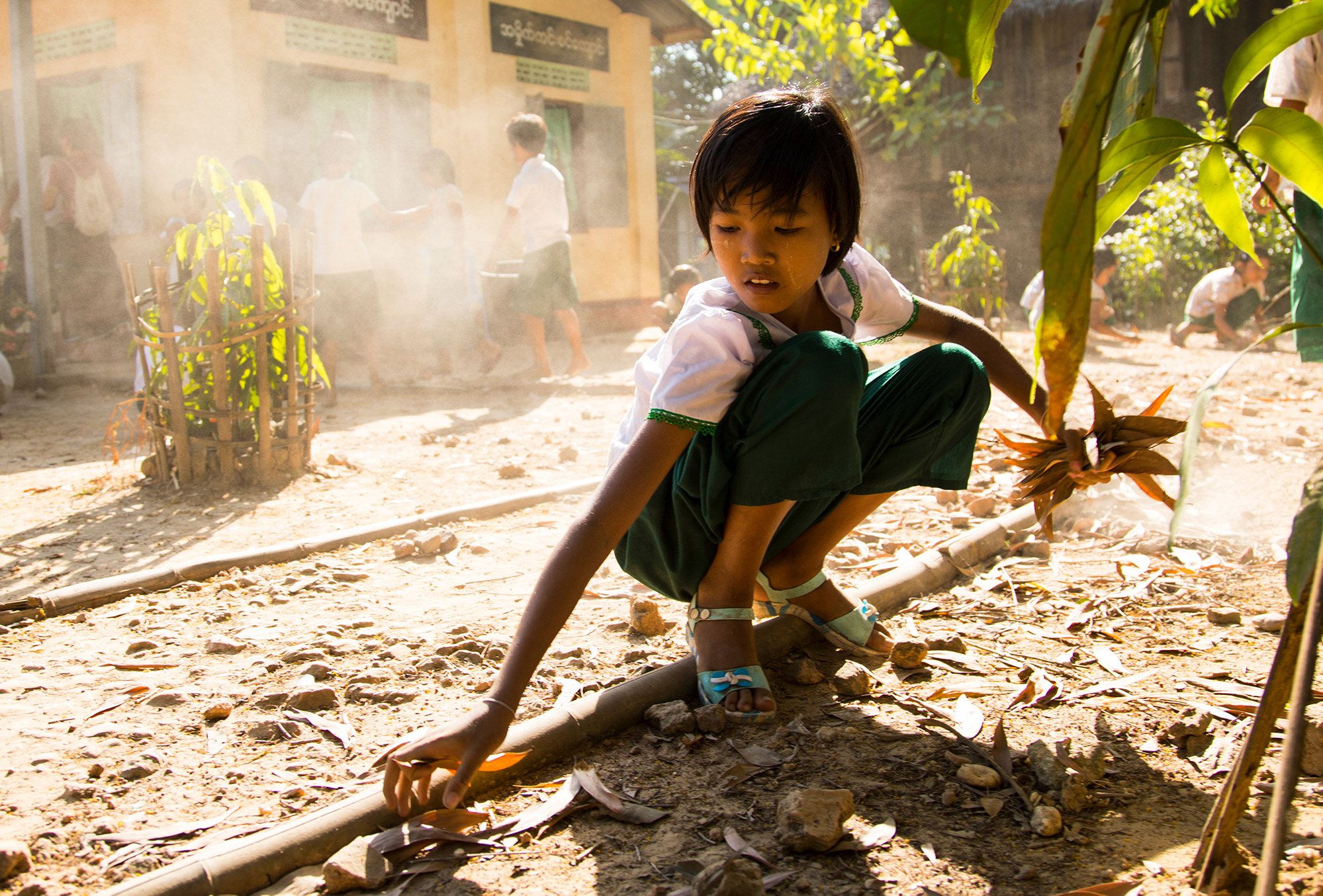 projekte_-_suedostasien_-_myanmar_-_maedchen_clean_and_green