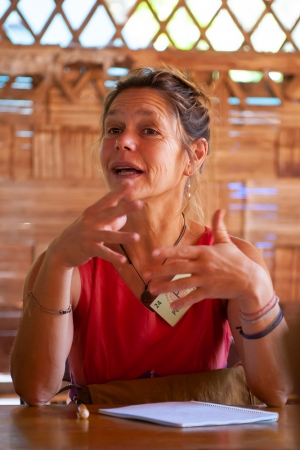 brigit_burkart_verantwortliche_suedostasien_im_gespraech_ueber_clean_and_green_schools_-_stiftung_kinderdorf_pestalozzi