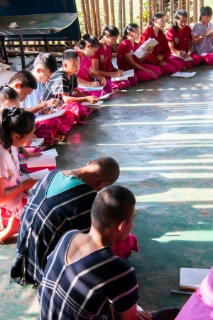 magazin_02-2019_titelgeschichte_tonkla_netzwerk_schulalltag_sanehpong_community_learning_center