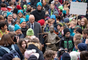 alain_berset_in_der_menge_kinderrechtsfest_bern_stiftung_kinderdorf_pestalozzi