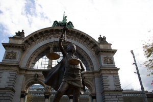 justitia_in_luzern_-_justitia_on_tour_-_stiftung_kinderdorf_pestalozzi_25