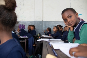 projekte_-_ostafrika_-_aethiopien_-_kind_im_unterricht_-_stiftung_kinderdorf_pestalozzi
