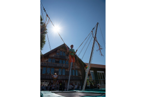 sommerfest_46_bungeetrampolin_-_stifung_kinderdorf_pestalozzi