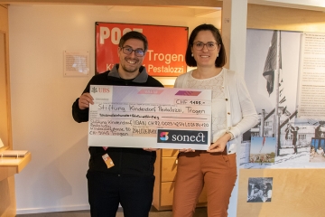 checkuebergabe_spendenaktion_sonect_-_eyft_-_menschenrechte_-_stiftung_kinderdorf_pestalozzi