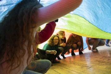 des_gens_sous_un_chiffon-stiftung_kinderdorf_pestalozzi