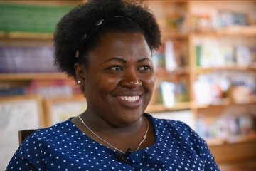 lehrerin_sifrasi_nyakupora-stiftung_kinderdorf_pestalozzi