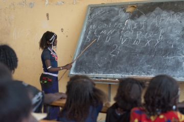 projekte_-_ostafrika_-_aethiopien_-_apda_-_lehrerin
