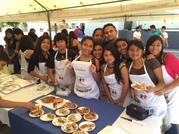 projekte_-_zentralamerika_-_el_salvador_-_glasswing_-_gruppenfoto