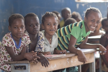 stiftungkinderdorfpestalozzi_unterricht_ethnischeminderheiten_02